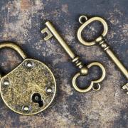 vintage lakat két darab kulccsal