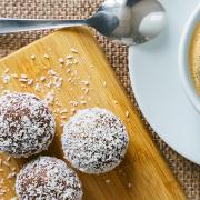 Fantasztikus vendégváró desszert: sütés nélküli kávés golyók